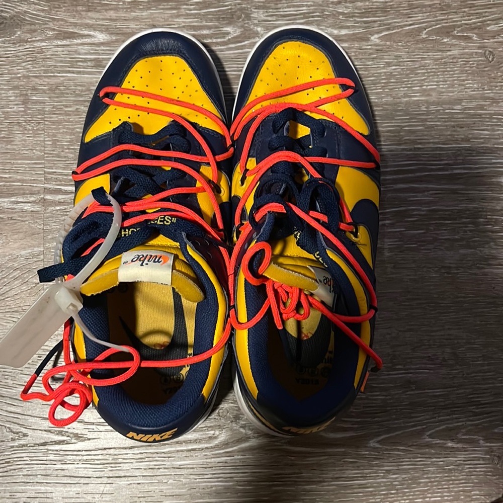 Off-white x dunk low “university gold”